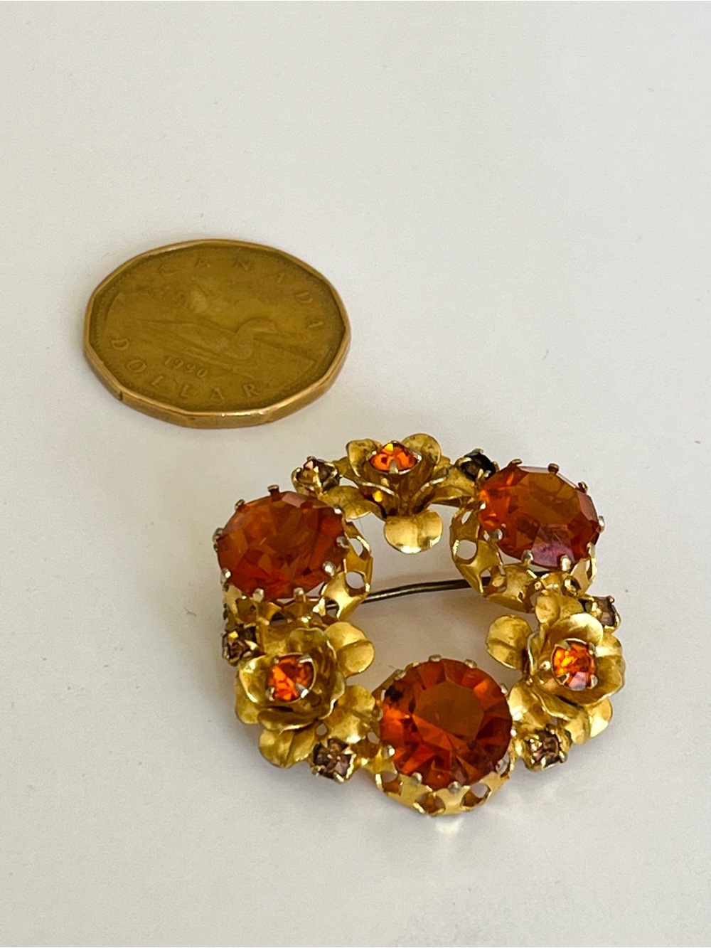 Vintage Signed "Made Austria" Amber Crystal Brooch - Floral Wreath - Picture 7 of 10